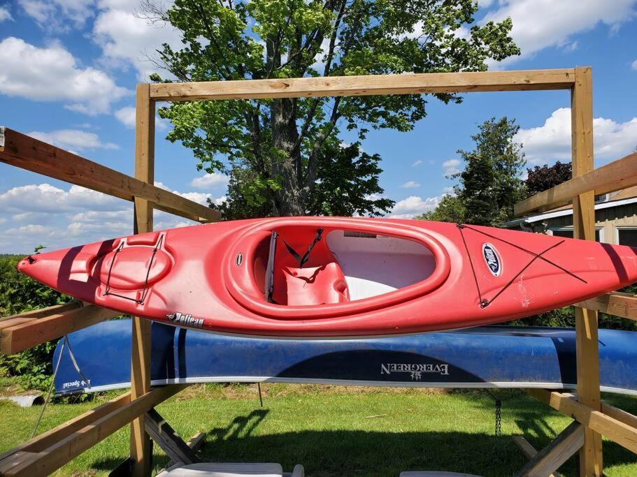 Fun Place With A Sandy Beach For Swimming, Boating, And Fishing, Featuring 3 Available Cabins Fenelon Falls Exteriör bild