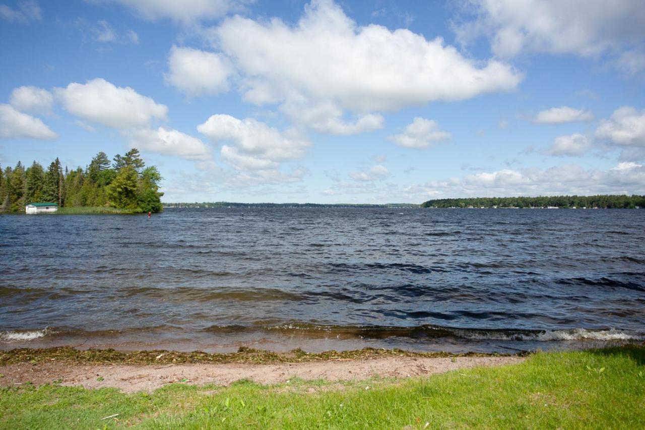 Fun Place With A Sandy Beach For Swimming, Boating, And Fishing, Featuring 3 Available Cabins Fenelon Falls Exteriör bild