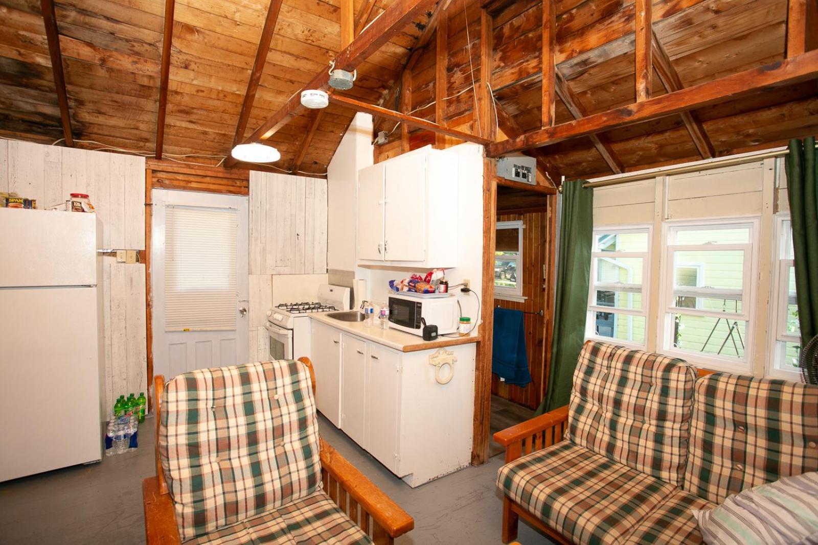 Fun Place With A Sandy Beach For Swimming, Boating, And Fishing, Featuring 3 Available Cabins Fenelon Falls Exteriör bild