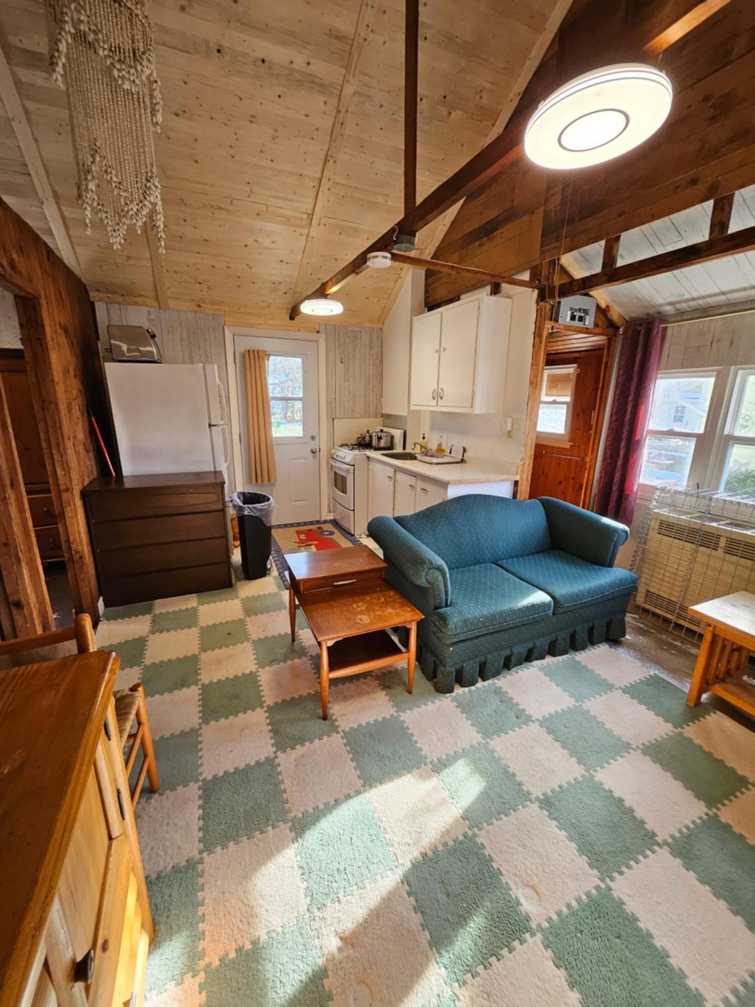 Fun Place With A Sandy Beach For Swimming, Boating, And Fishing, Featuring 3 Available Cabins Fenelon Falls Exteriör bild